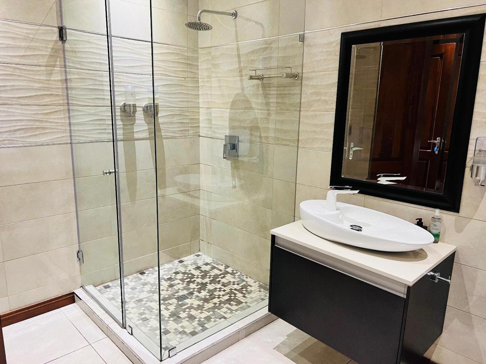 Luxury Queen Room